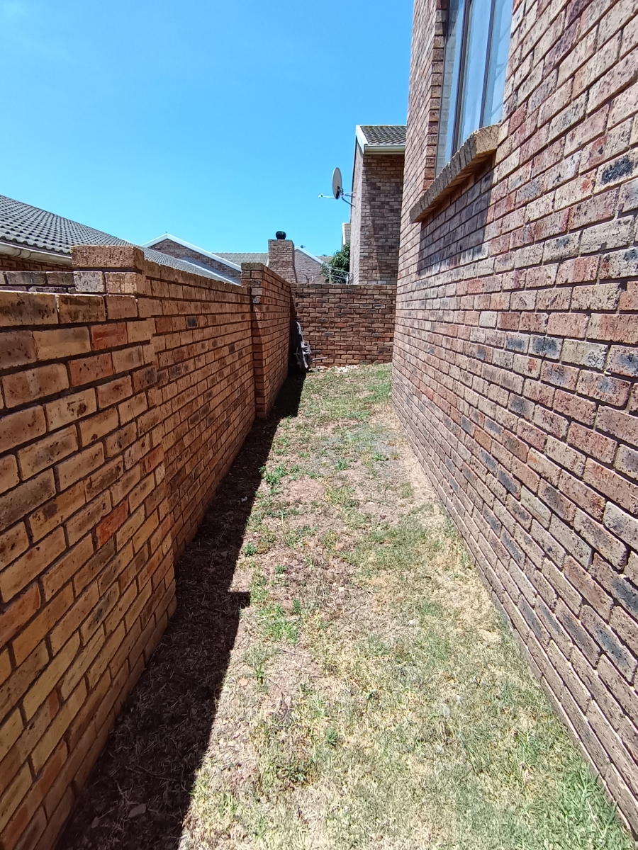 3 Bedroom Property for Sale in Jeffreys Bay Central Eastern Cape